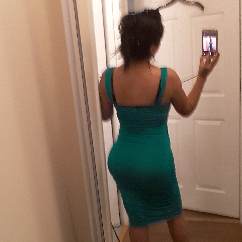 Green Dress - Picture 2 of 3